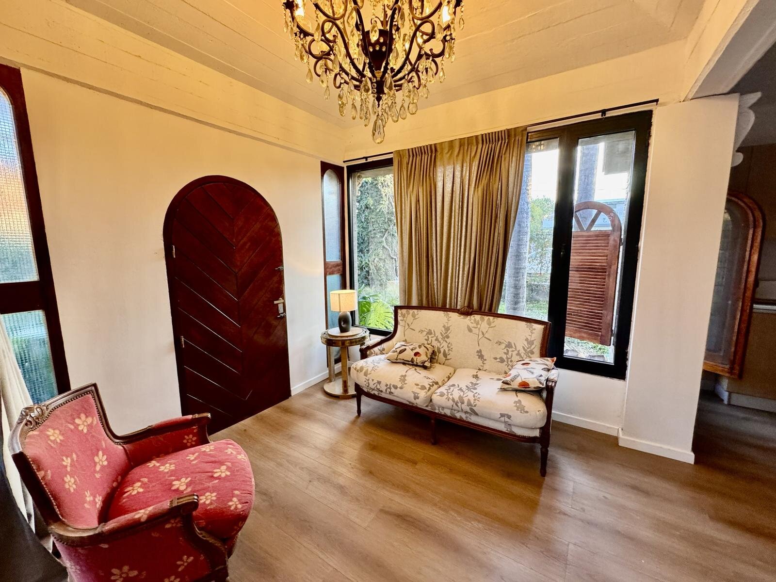 Casa Impecable de 1 Dorm., posibilidad 2 dorm, parque, cochera — foto 9
