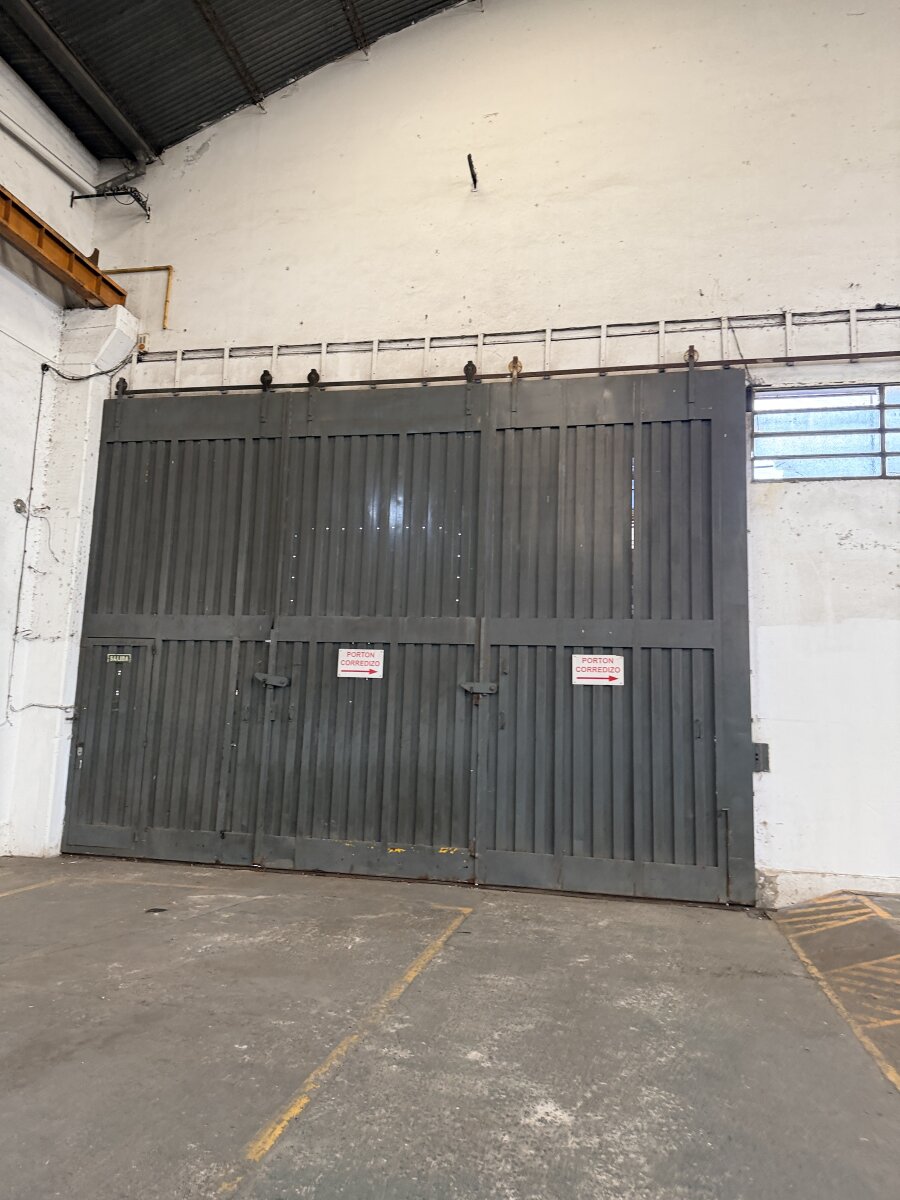Nave de 850 m2 con Oficinas - Zuviria 7468 y Av. Circunvalación - 5
