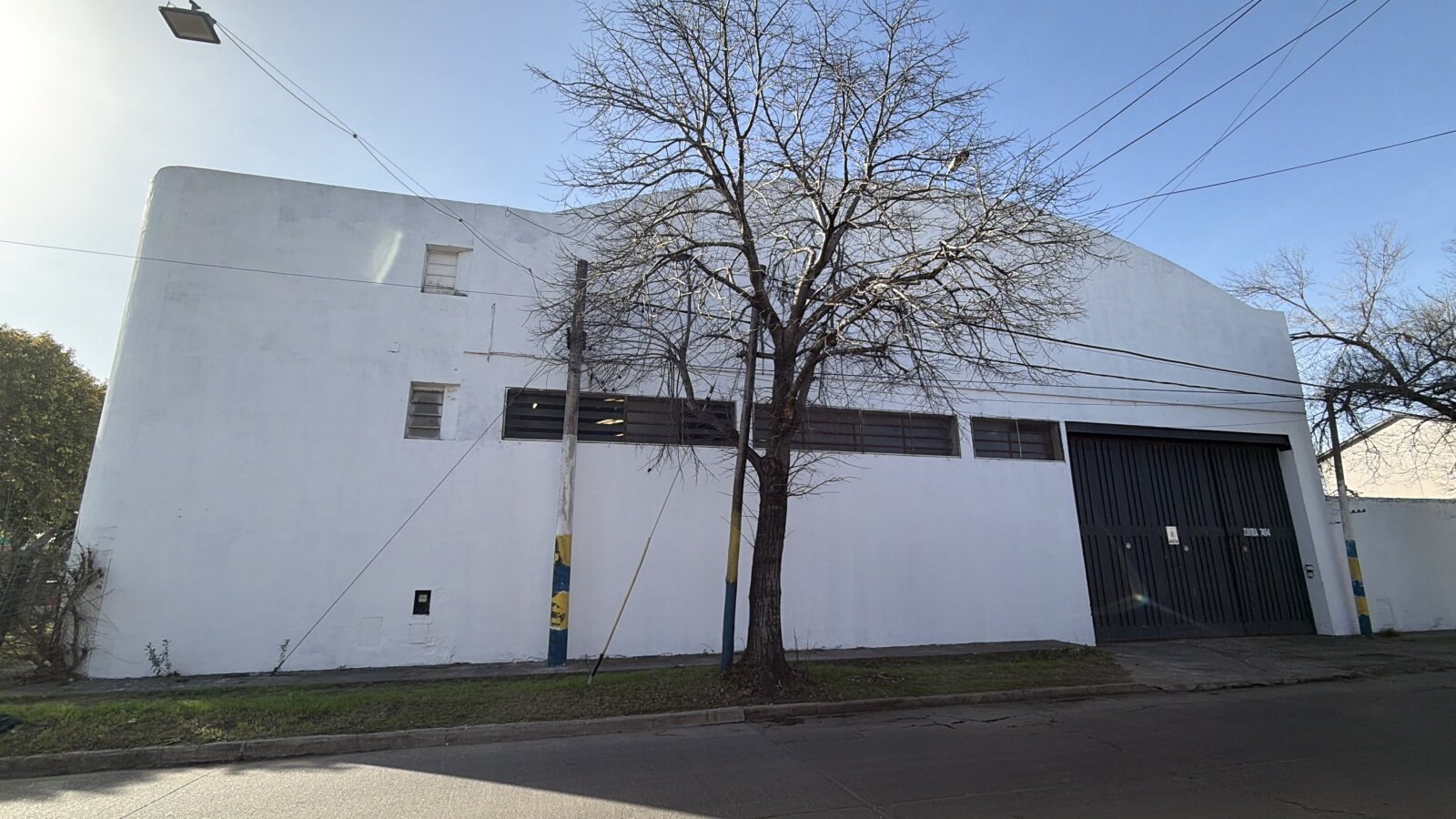 Nave de 850 m2 con Oficinas - Zuviria 7468 y Av. Circunvalación - 2