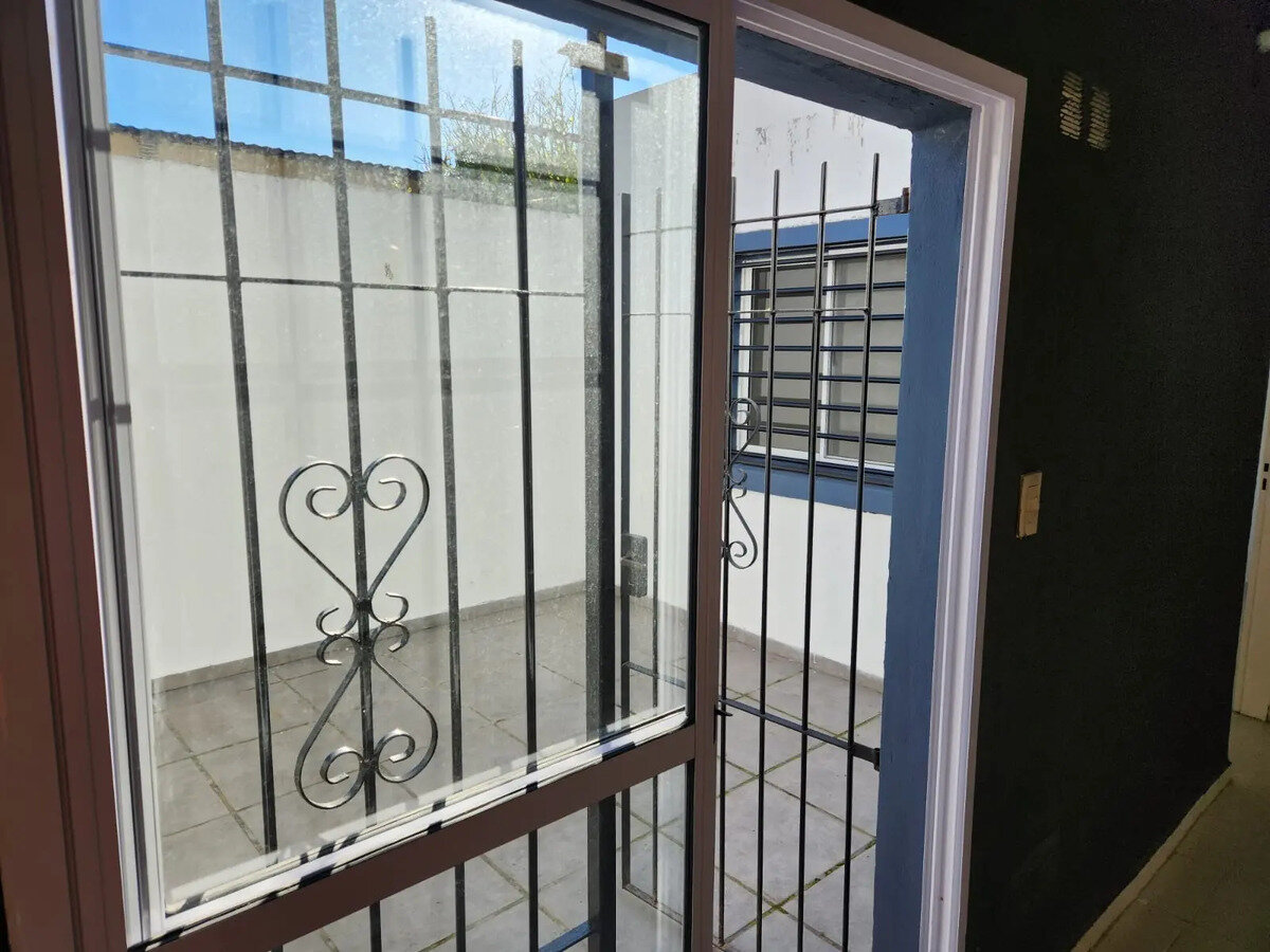 Venta Ph Al Frente 3 Amb. Patio Y Cochera Banfield Permuta - 14