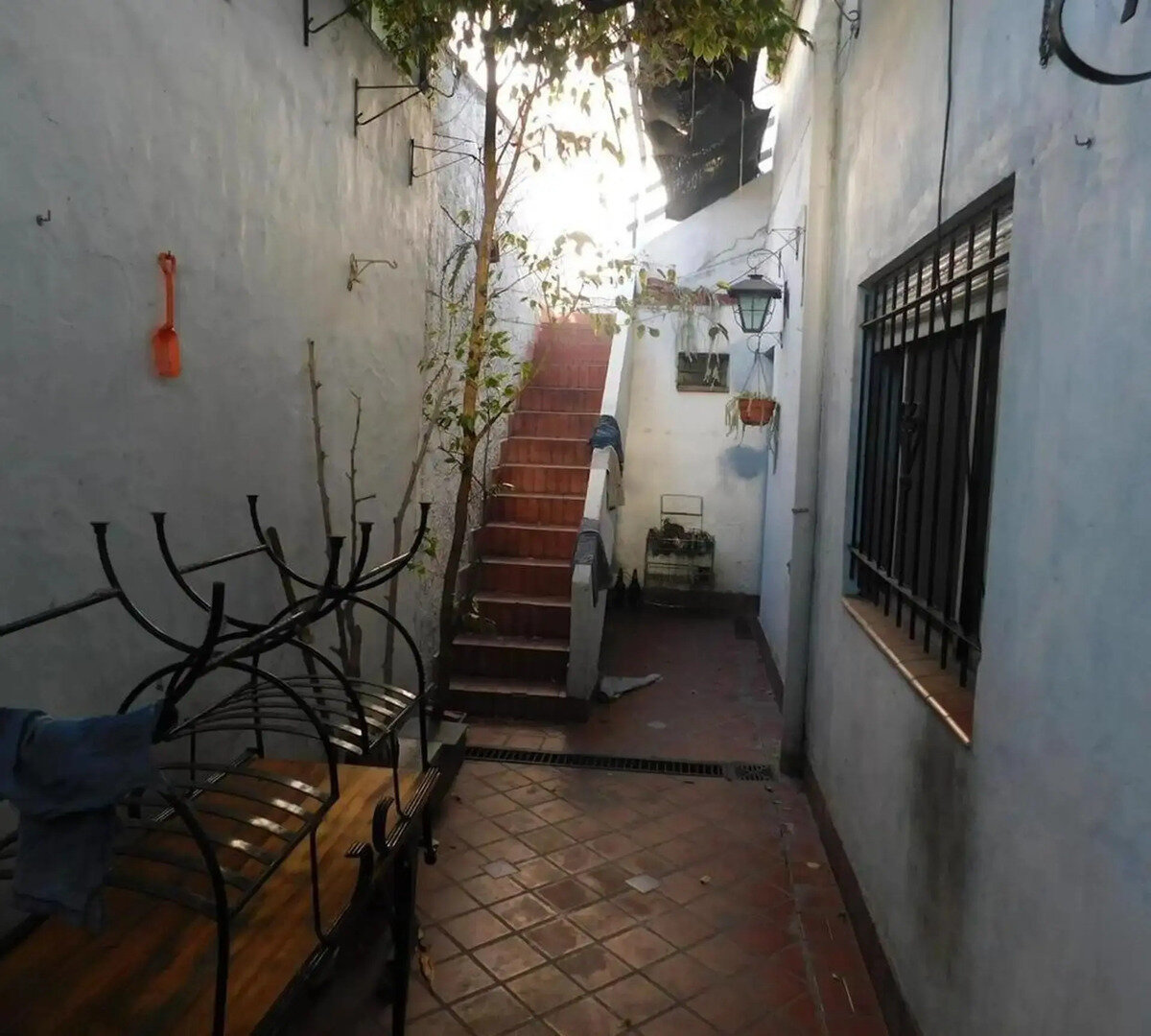 Casa En Esquina Con Local Con Baño - 18