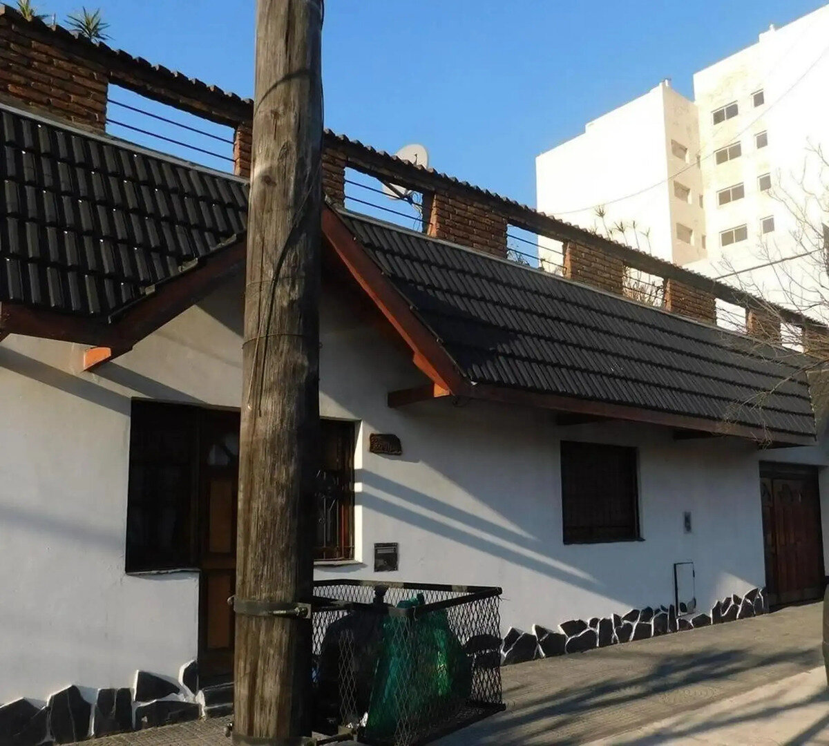 Casa En Esquina Con Local Con Baño - 3