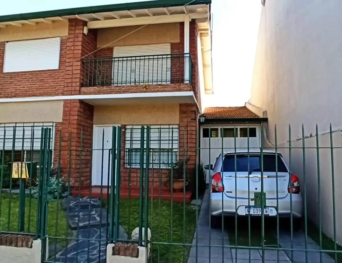 Venta Casa 5 Ambientes Con Garage Y Quincho, Lote 500 M2, Ac — foto 4