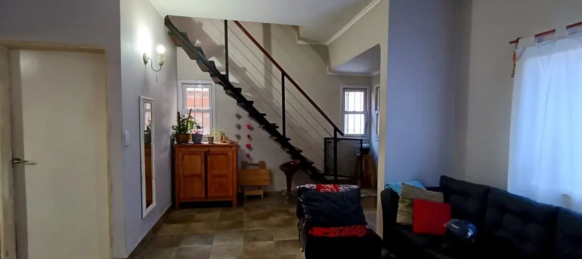 Casa 4 Ambientes Con 2 Cocheras Y Fondo Apto Credito — foto 7