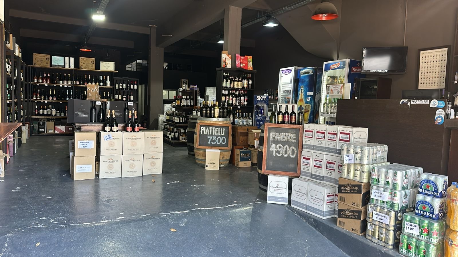 Mendoza 4361 - Local Comercial + Deposito 360 m2 en Alquiler — foto 2