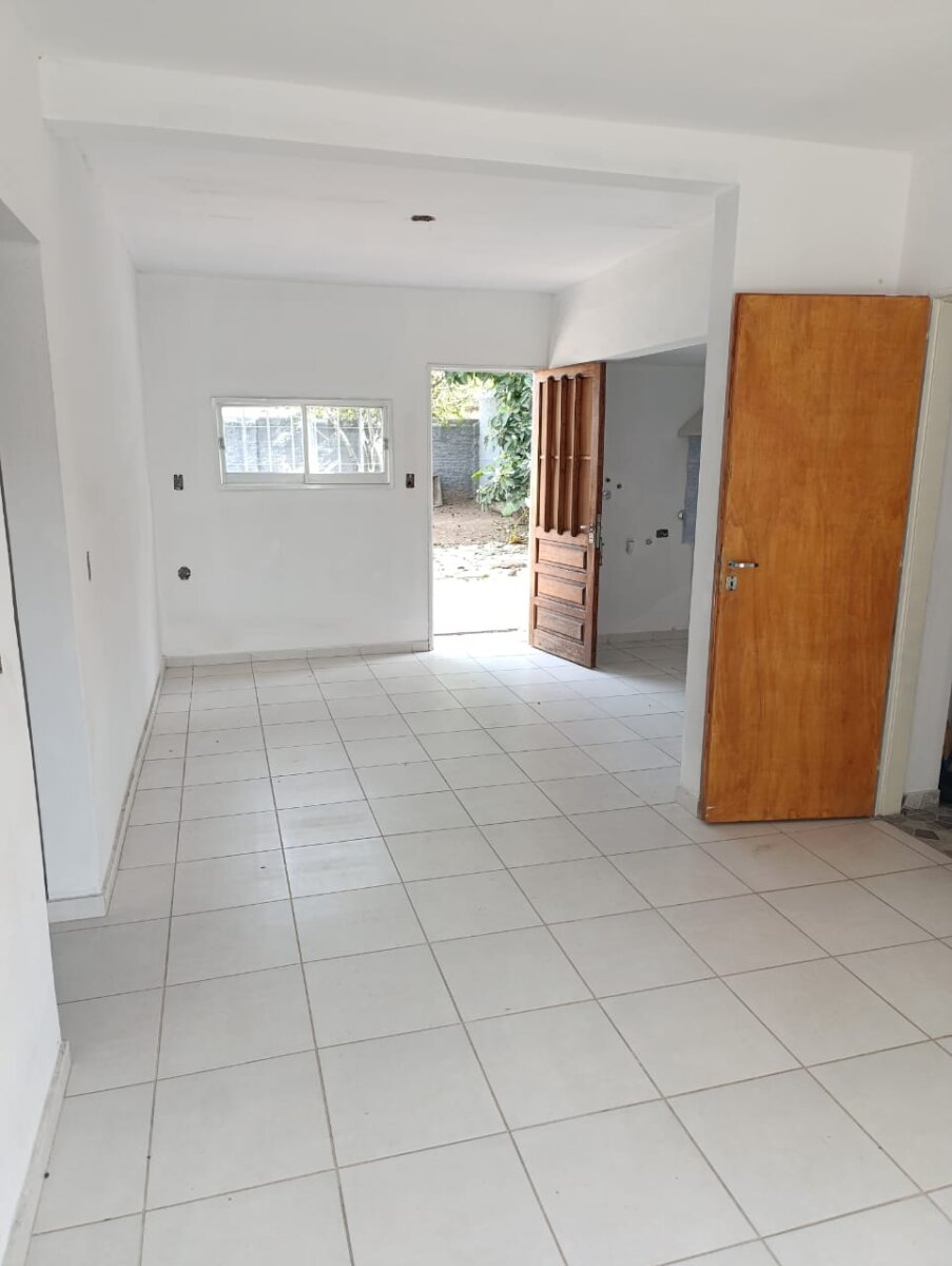 CASA EN VENTA EN B° CENTRO AMERICA - Imagen 3