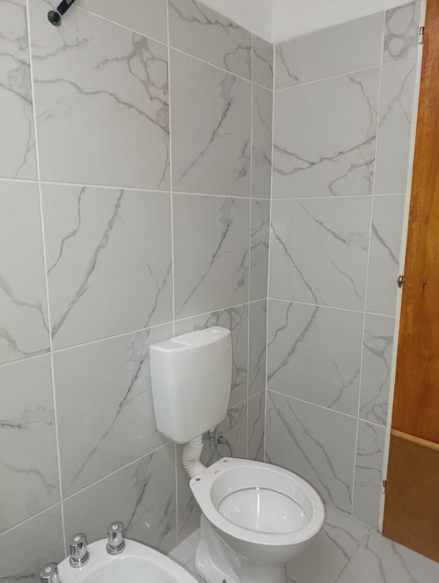 CASA EN VENTA EN B° CENTRO AMERICA - Imagen 8