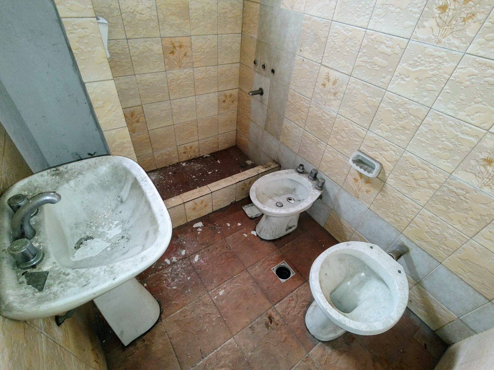 Venta!! Local en esquina con vivienda y terreno en Morón. Acepta menor valor — foto 15