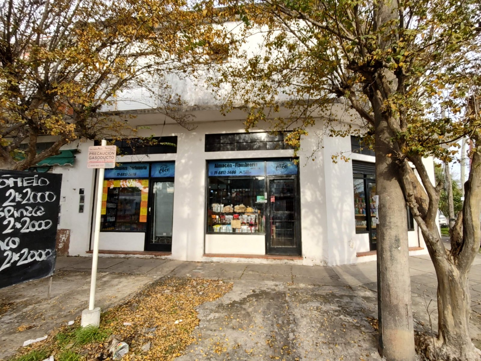 Venta!! Local en esquina con vivienda y terreno en Morón. Acepta menor valor — foto 3