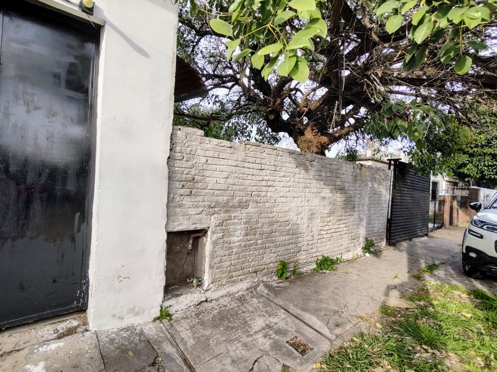 Venta!! Local en esquina con vivienda y terreno en Morón. Acepta menor valor — foto 4