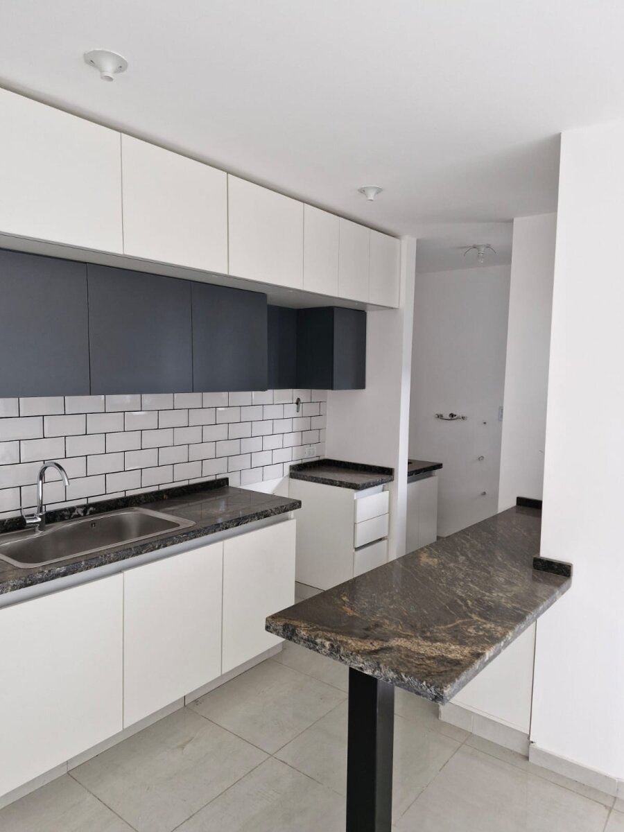 VENTA EXCELENTE DUPLEX 3 DORM 2BAÑOS C/PATIO en PRADO DE MANANTIALES HOUSING CERRADO CON GUARDIA — foto 3