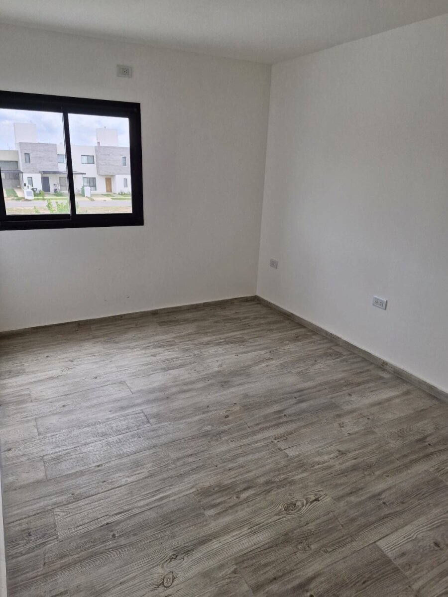VENTA EXCELENTE DUPLEX 3 DORM 2BAÑOS C/PATIO en PRADO DE MANANTIALES HOUSING CERRADO CON GUARDIA — foto 11