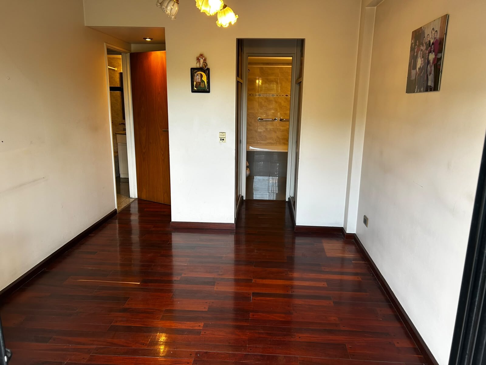 Departamento 3 ambientes al frente con cochera y baulera – José Mariano Moreno al 400 — foto 10