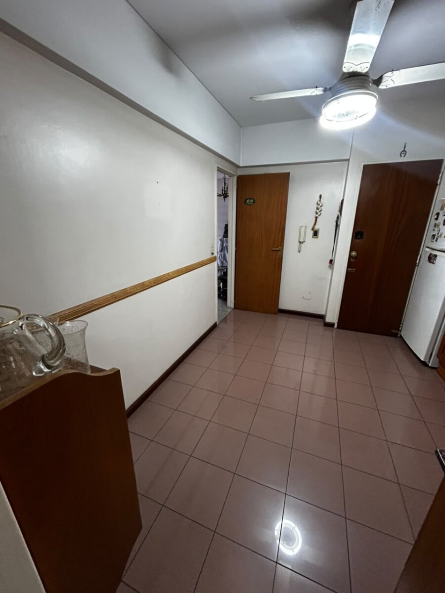Departamento 3 ambientes al frente con cochera y baulera – José Mariano Moreno al 400 — foto 4