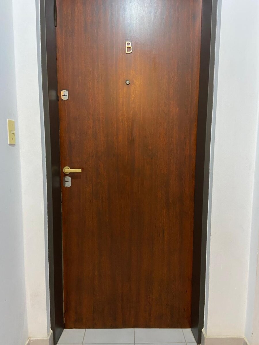 EXCLUSIVO DEPARTAMENTO CON COCHERA SOBRE AV. ROCA - PUERTO MADRYN - 2