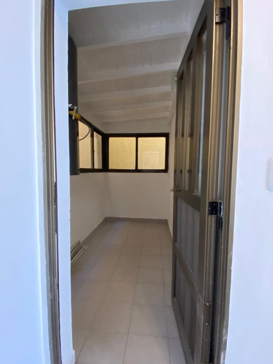 EXCLUSIVO DEPARTAMENTO CON COCHERA SOBRE AV. ROCA - PUERTO MADRYN - 3