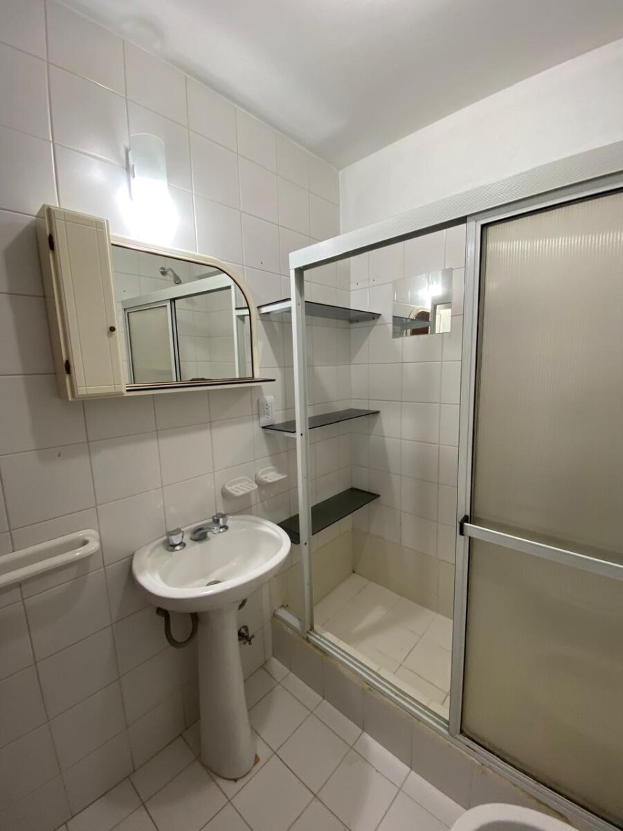 EXCLUSIVO DEPARTAMENTO CON COCHERA SOBRE AV. ROCA - PUERTO MADRYN - 23