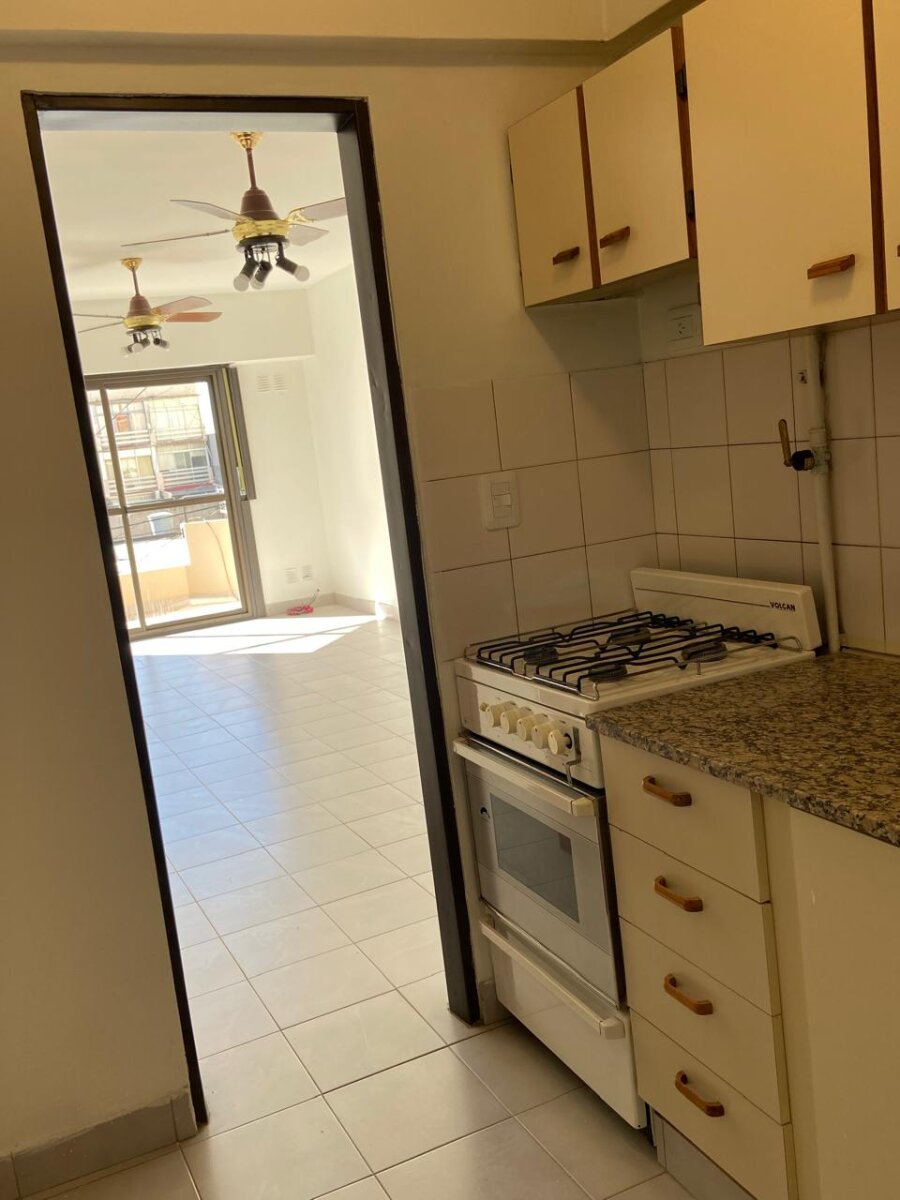 EXCLUSIVO DEPARTAMENTO CON COCHERA SOBRE AV. ROCA - PUERTO MADRYN - 8