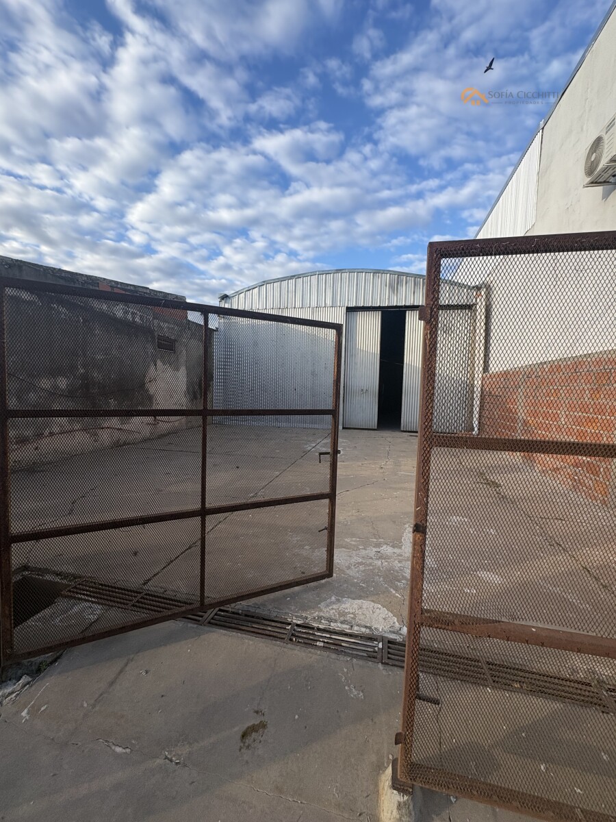 EN VENTA GALPON ROLDAN - ZONA CÉNTRICA - 4
