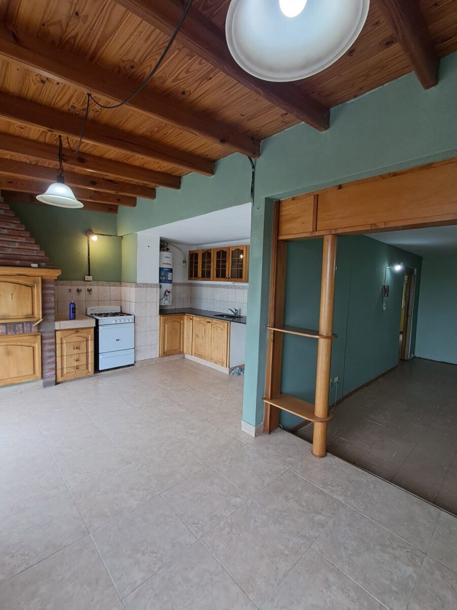 OPORTUNIDAD ÚNICA: AMPLIO DEPARTAMENTO DE 3 DORMITORIOS CON QUINCHO Y PARRILLA PROPIA EN BARRIO ROCA – PUERTO MADRYN - 12