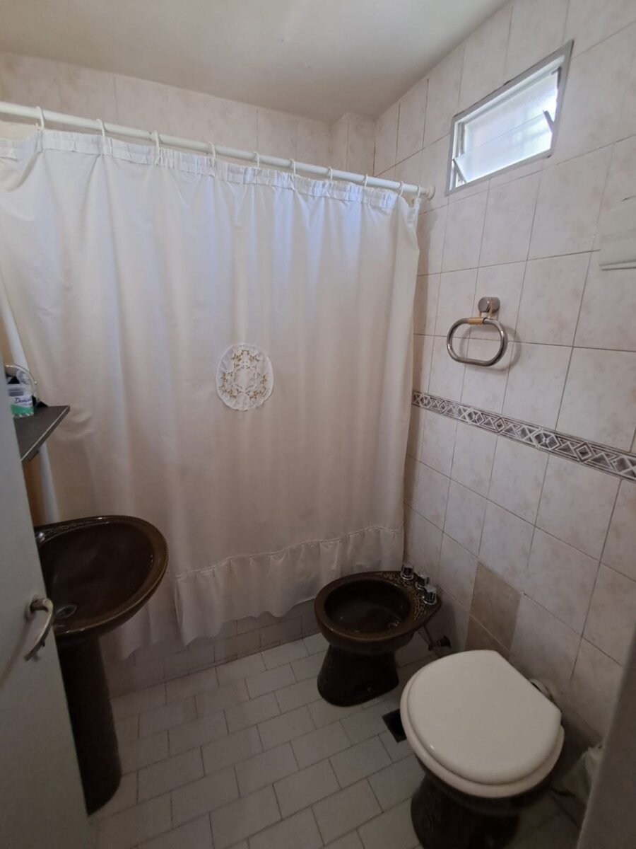 OPORTUNIDAD ÚNICA: AMPLIO DEPARTAMENTO DE 3 DORMITORIOS CON QUINCHO Y PARRILLA PROPIA EN BARRIO ROCA – PUERTO MADRYN - 10