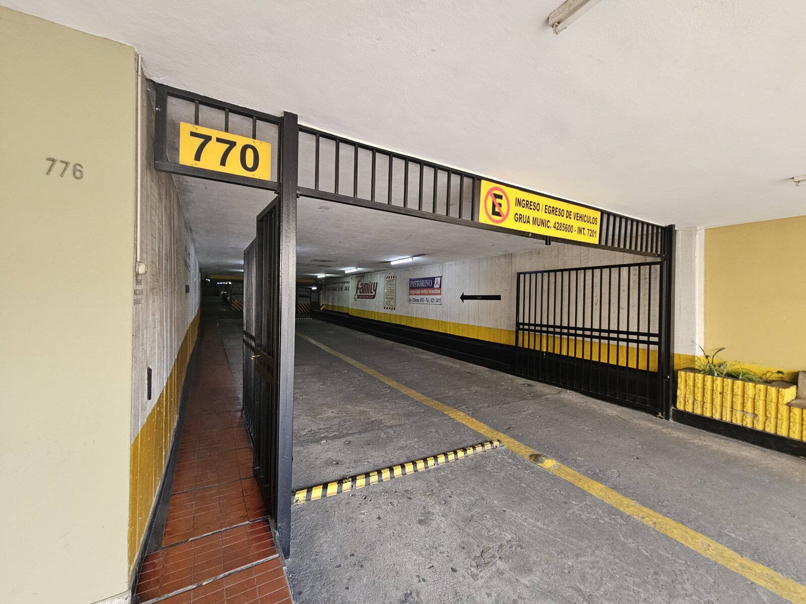 Cochera - Centro - En venta