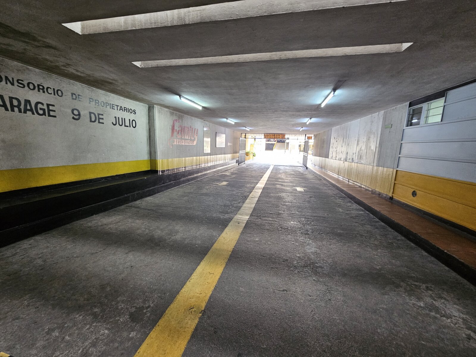Cochera - Centro - En venta - 12