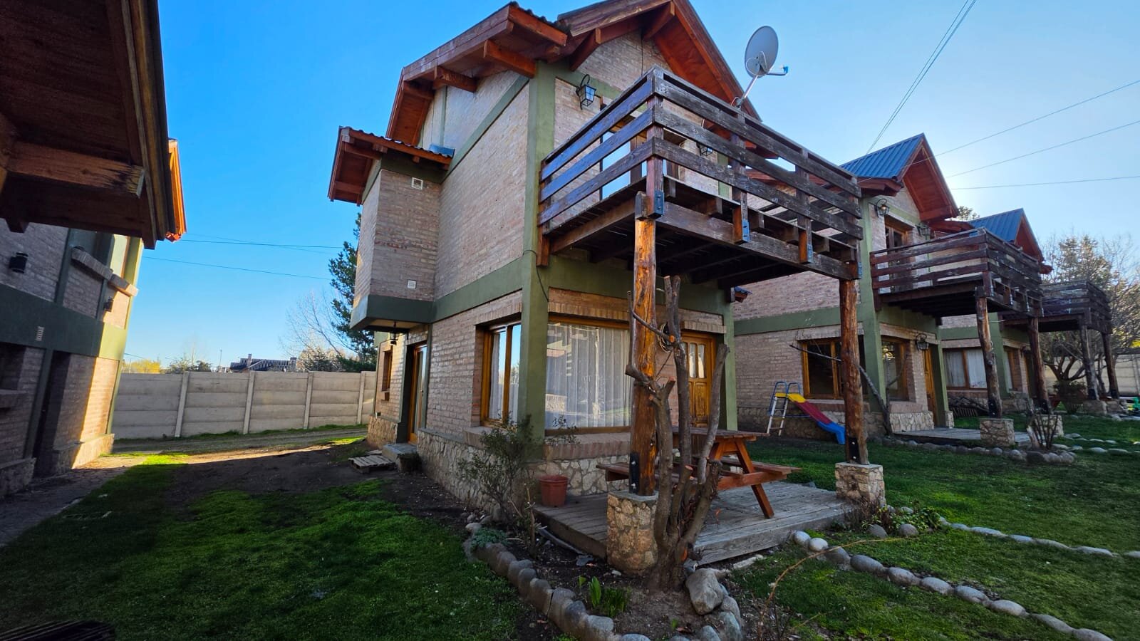 ALQUILER DE CABAÑA DE 2 DORMITORIOS AMUEBLADA EN VILLA AYELÉN, ESQUEL - 1