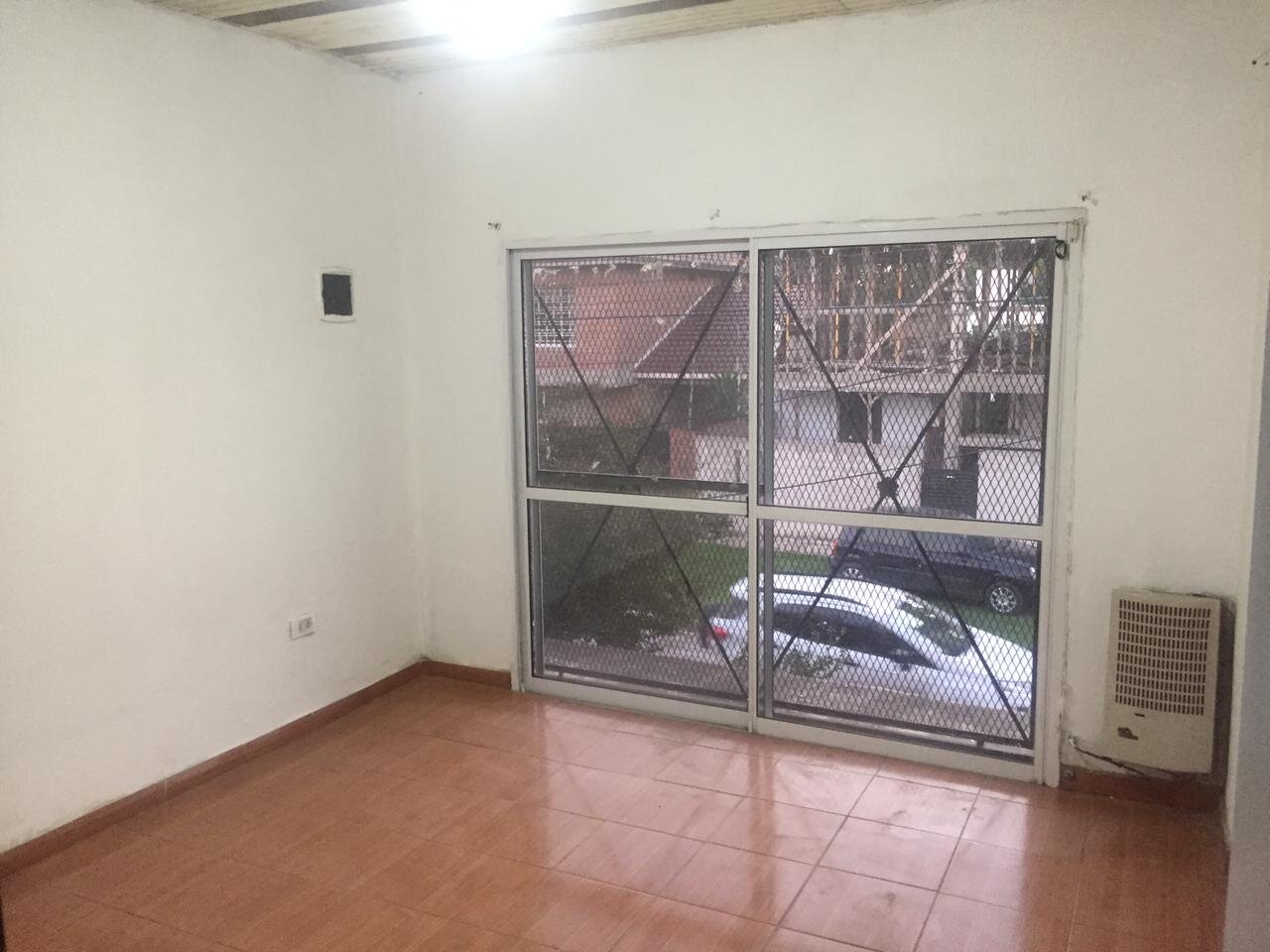 Casa 3 ambientes en planta alta con lote - Florencio Varela - 6