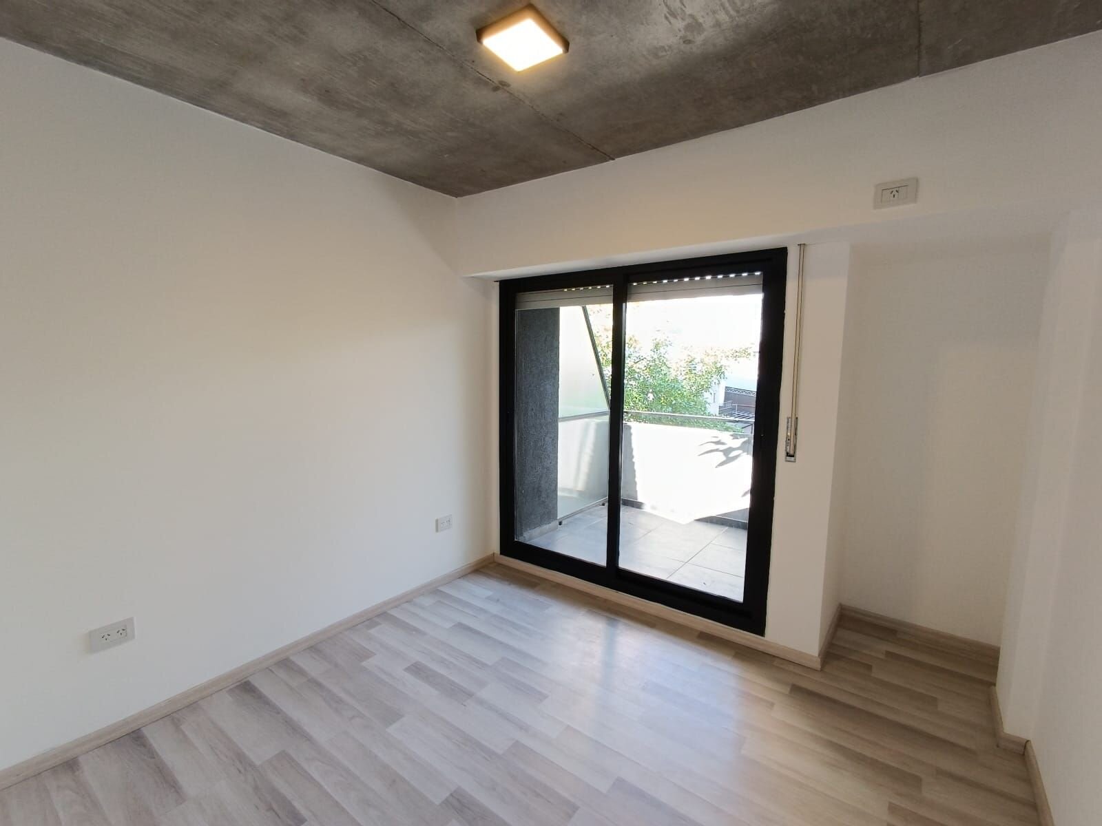 VENTA URQUIZA 2800 MONOAMBIENTE AL FRENTE CON BALCÓN - 3