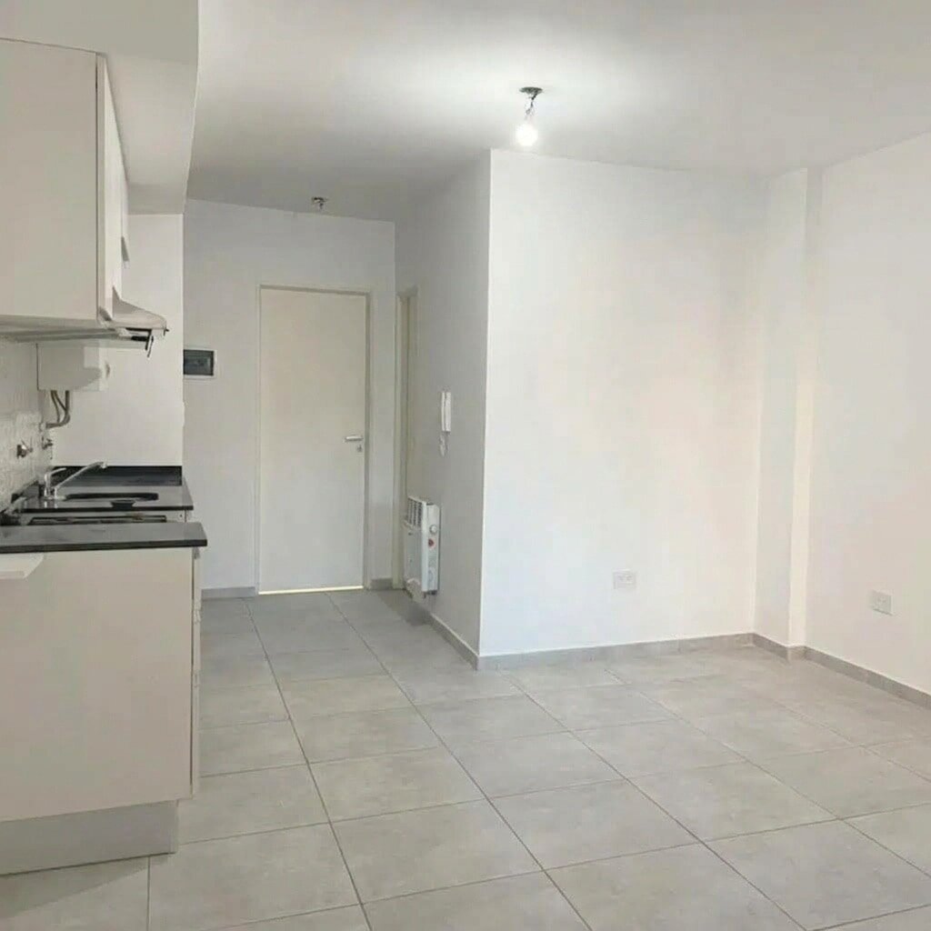 VENTA URQUIZA 2800 MONOAMBIENTE AL FRENTE CON BALCÓN - 2