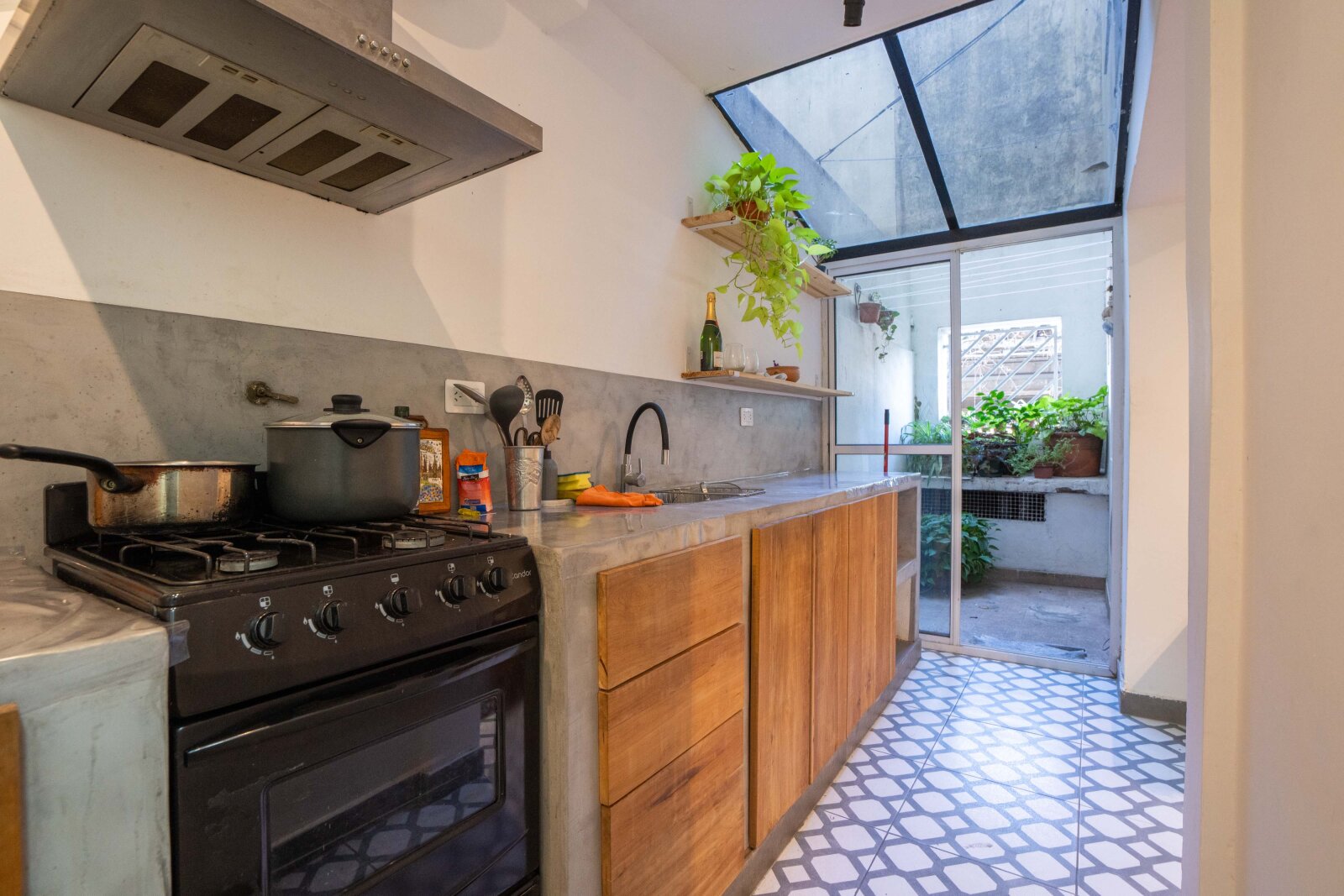VENTA. DEPARTAMENTO 2 AMBIENTES. REFACCIONADO. SAN CRISTOBAL