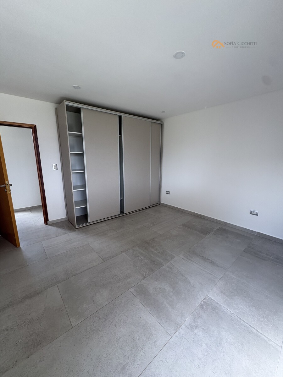 EN ALQUILER- PUERTO ROLDAN BARRIO CERRADO 3 DORMIT- 4 BAÑOS - 10