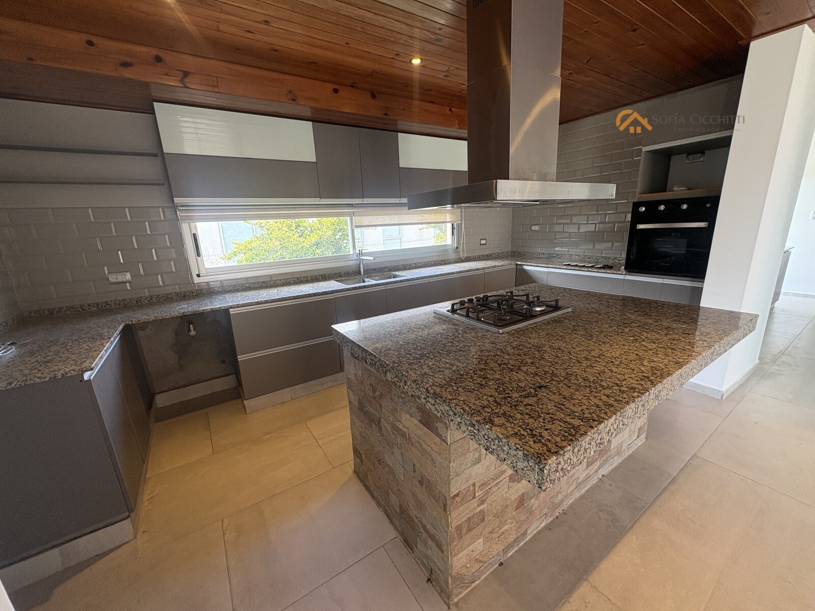 EN ALQUILER- PUERTO ROLDAN BARRIO CERRADO 3 DORMIT- 4 BAÑOS - 4