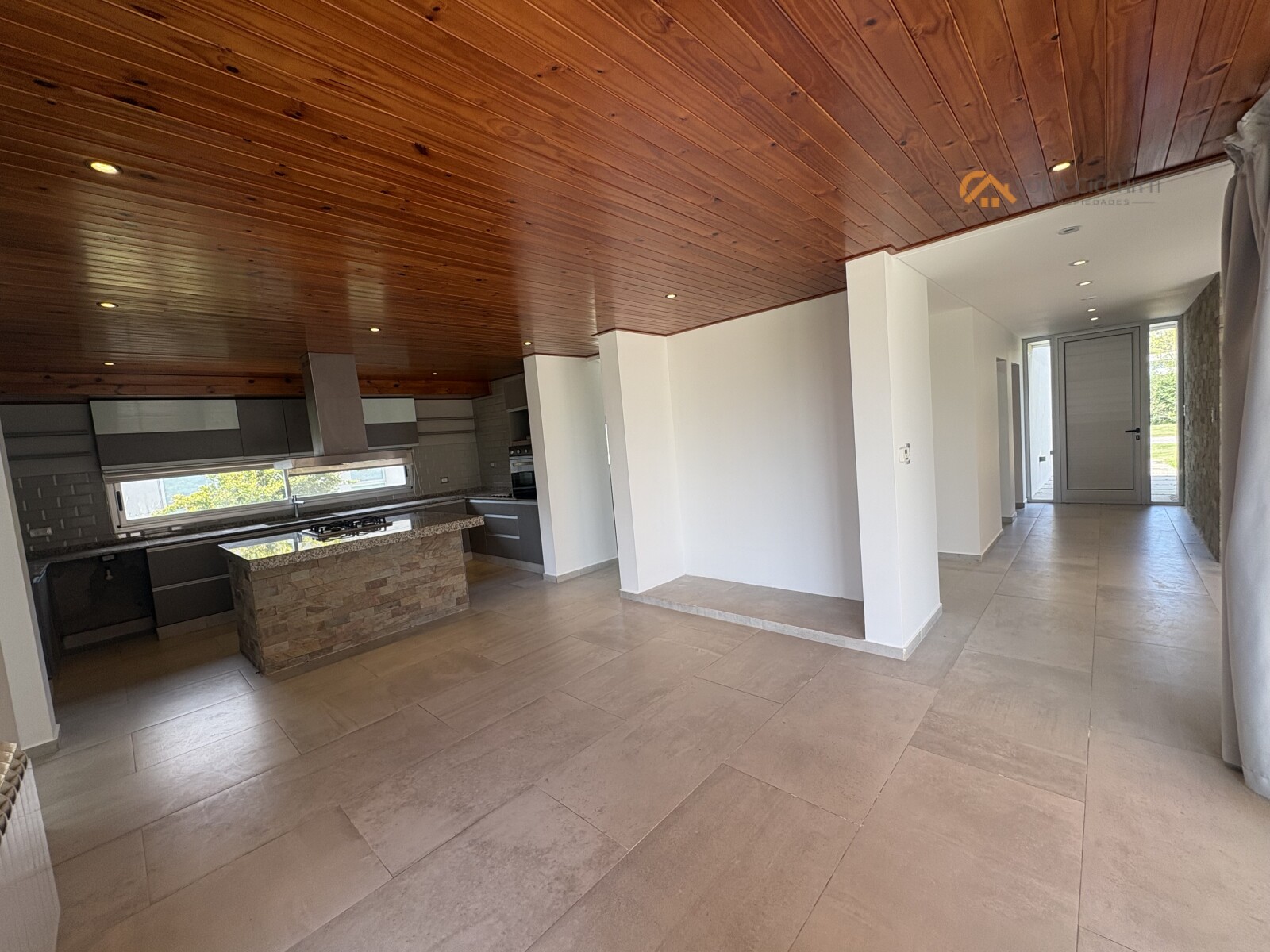 EN ALQUILER- PUERTO ROLDAN BARRIO CERRADO 3 DORMIT- 4 BAÑOS - 3