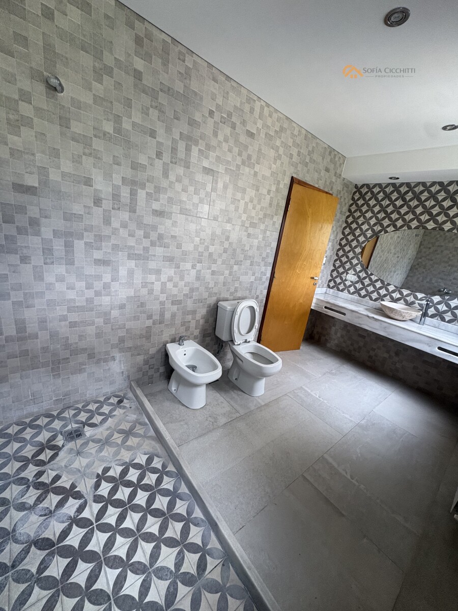 EN ALQUILER- PUERTO ROLDAN BARRIO CERRADO 3 DORMIT- 4 BAÑOS - 18