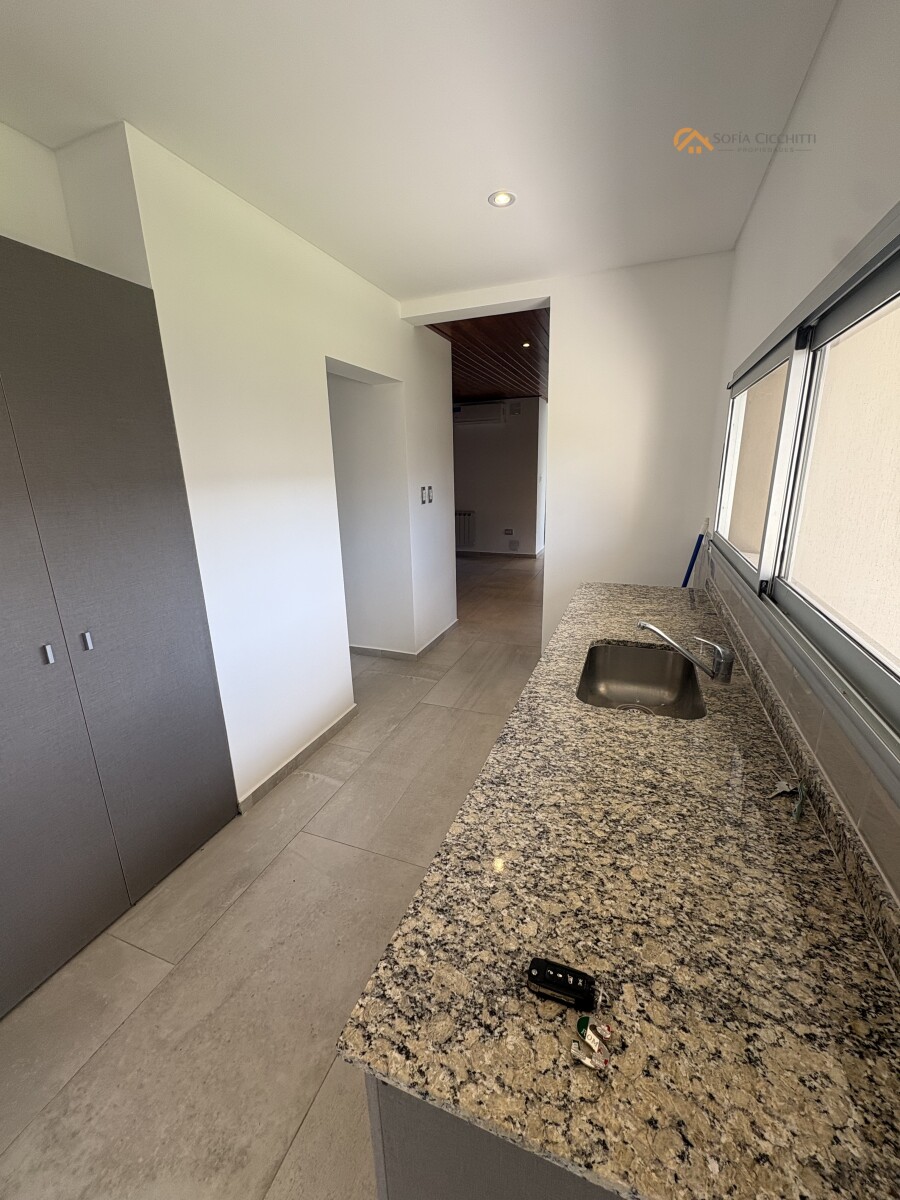 EN ALQUILER- PUERTO ROLDAN BARRIO CERRADO 3 DORMIT- 4 BAÑOS - 13