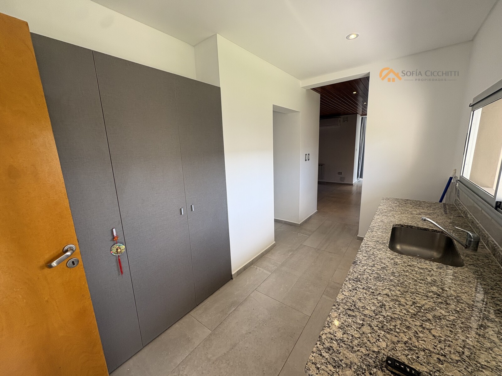 EN ALQUILER- PUERTO ROLDAN BARRIO CERRADO 3 DORMIT- 4 BAÑOS - 15