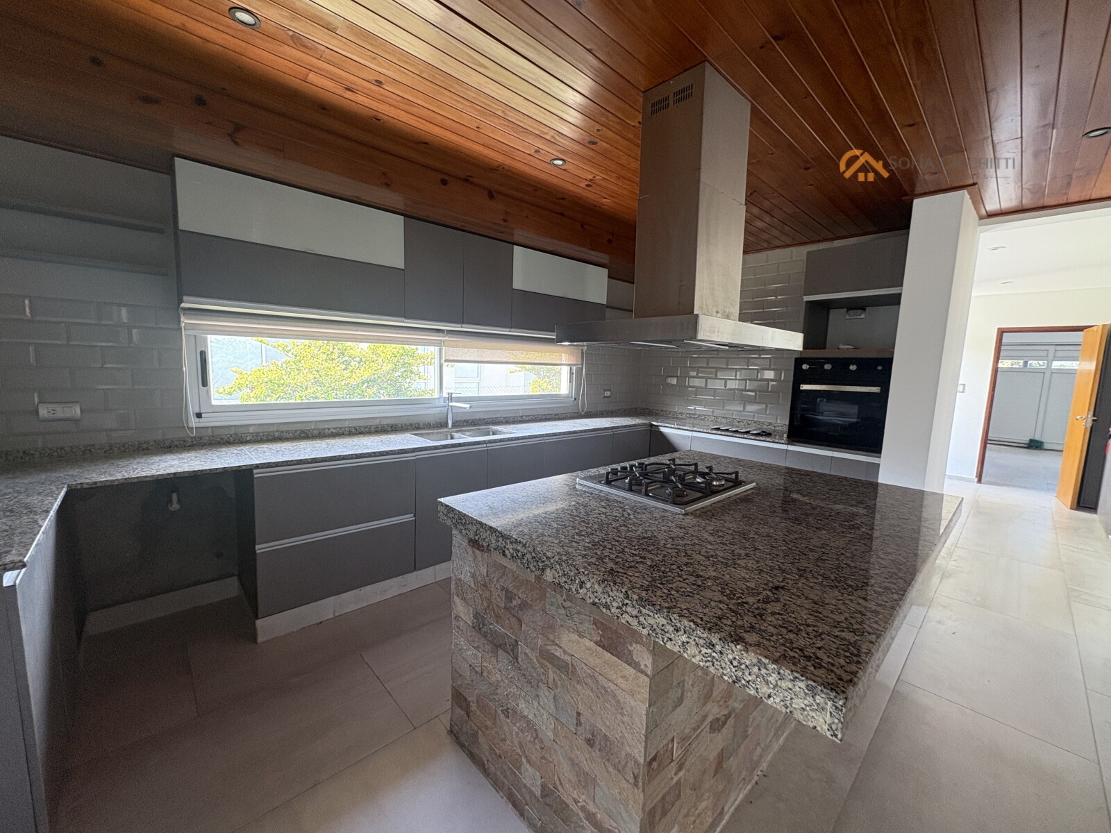 EN ALQUILER- PUERTO ROLDAN BARRIO CERRADO 3 DORMIT- 4 BAÑOS - 5