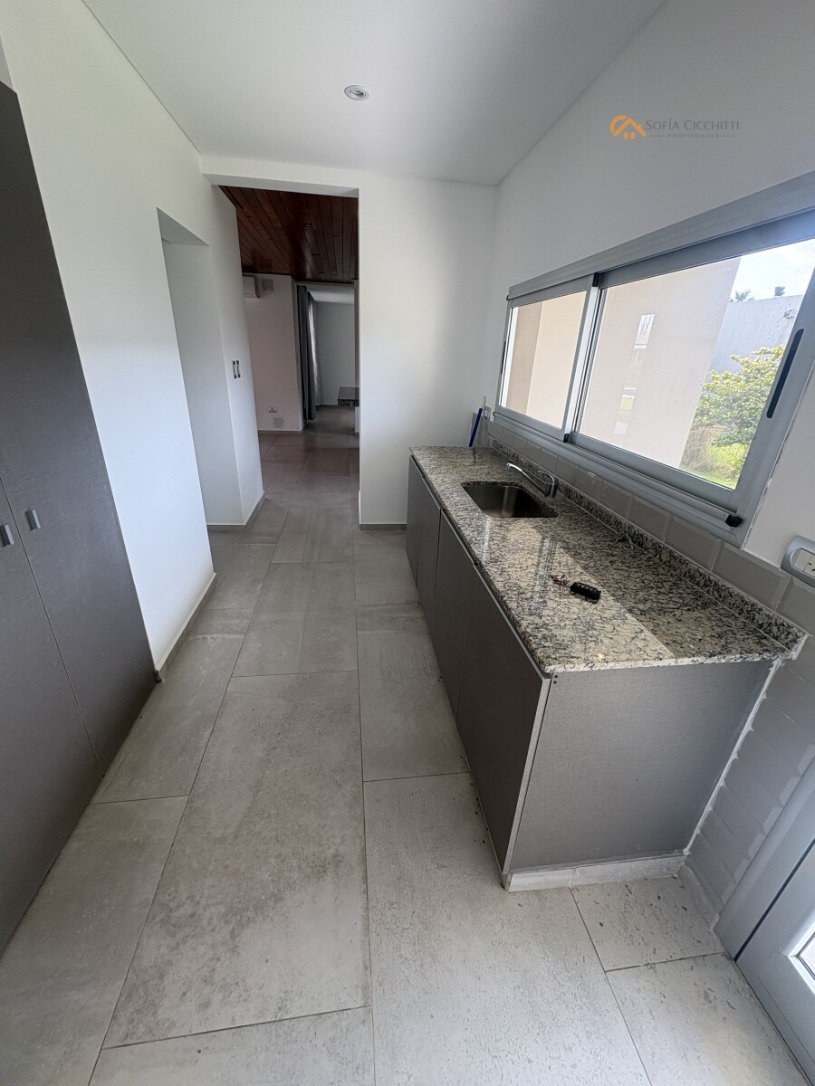 EN ALQUILER- PUERTO ROLDAN BARRIO CERRADO 3 DORMIT- 4 BAÑOS - 12