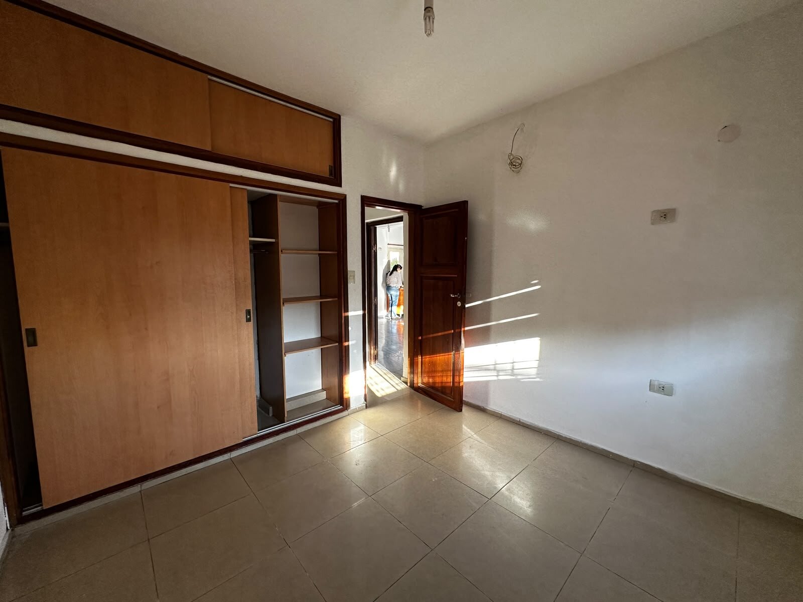 Casa en alquiler 2 dormitorios con cochera y patio en Barrio Yapeyú — foto 4