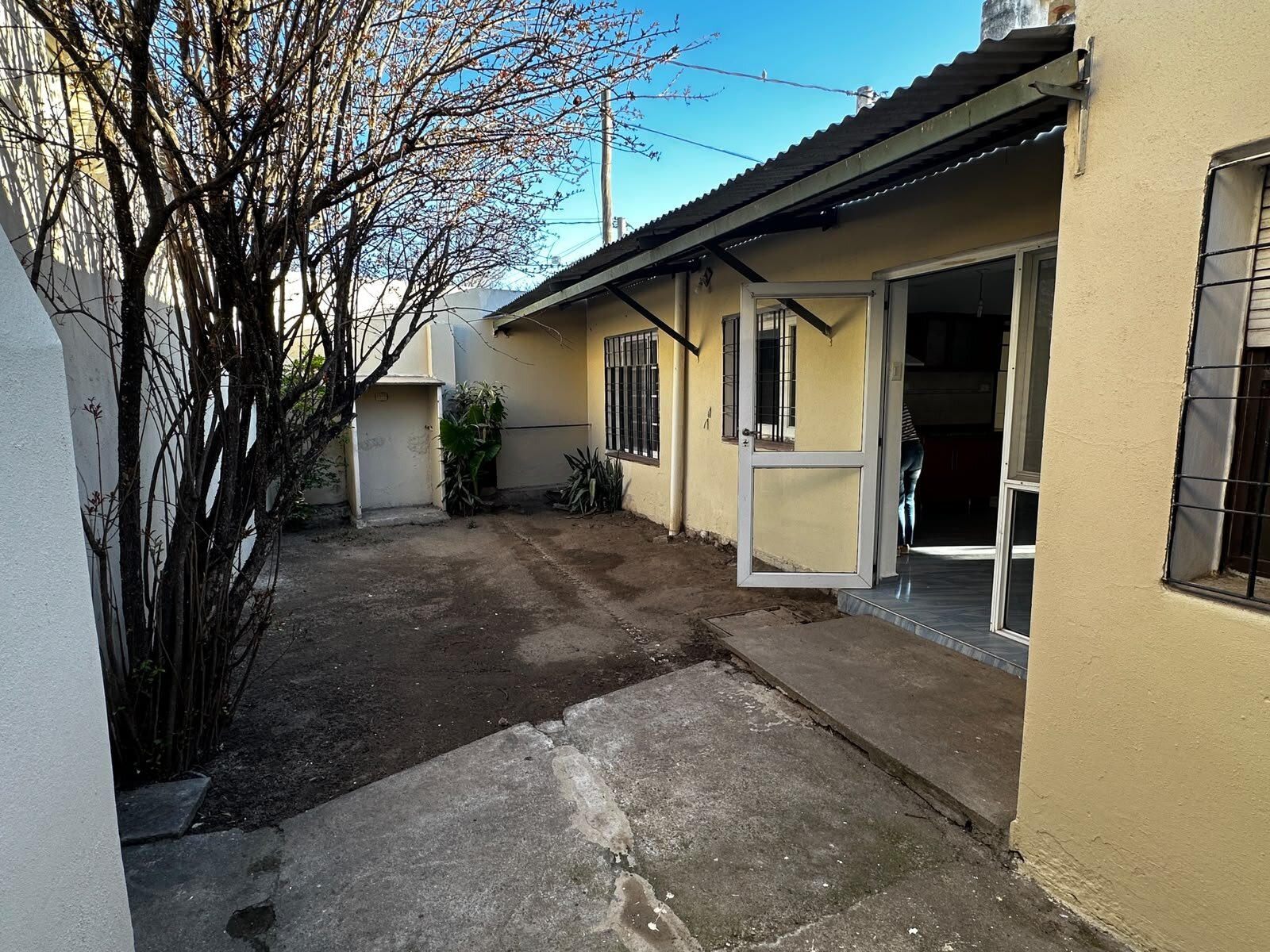 Casa en alquiler 2 dormitorios con cochera y patio en Barrio Yapeyú — foto 10