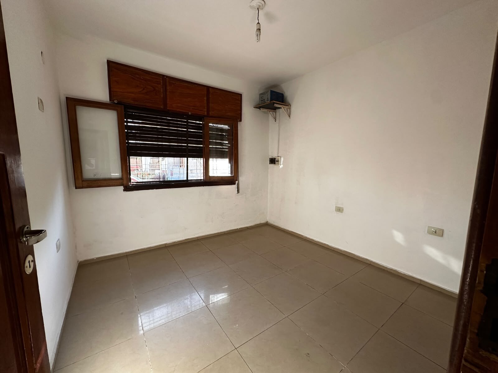 Casa en alquiler 2 dormitorios con cochera y patio en Barrio Yapeyú — foto 9