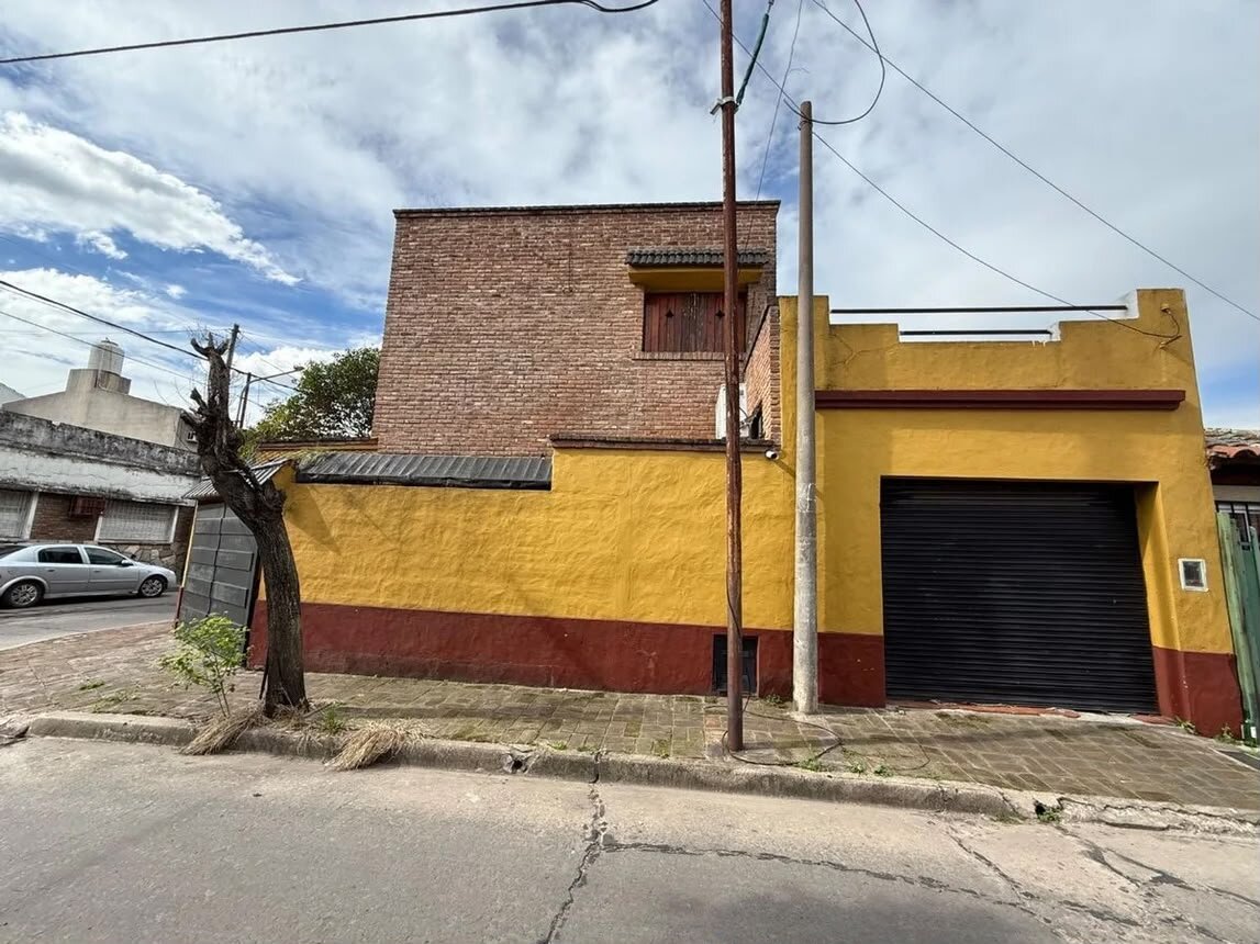 Casa 5 ambientes en villa sarmiento - 1