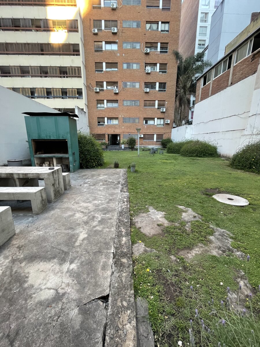 ALQUILER en NUEVA CÓRDOBA, Asador y Patio con césped - 1