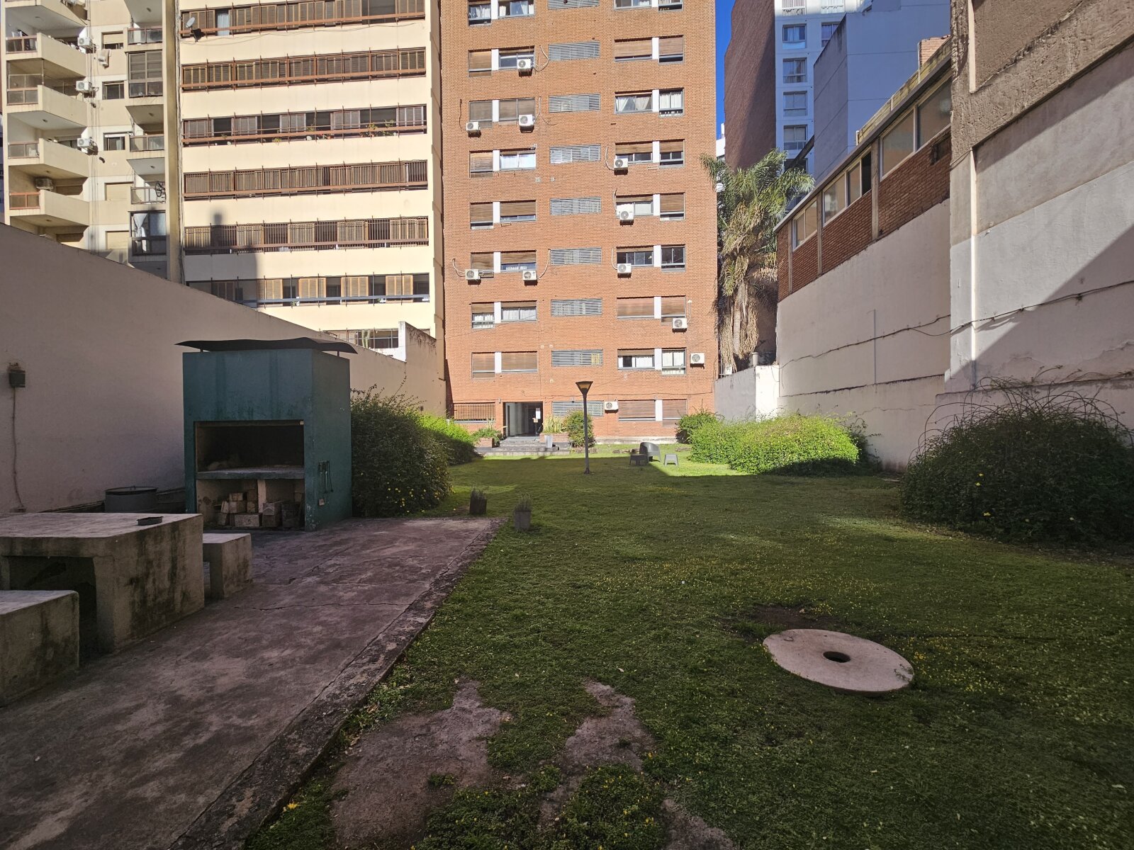 ALQUILER en NUEVA CÓRDOBA, Asador y Patio con césped