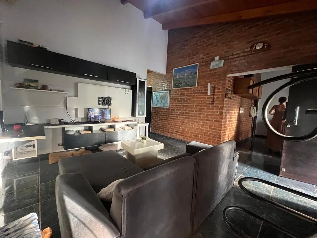 Casa en Alquiler y Venta - 10