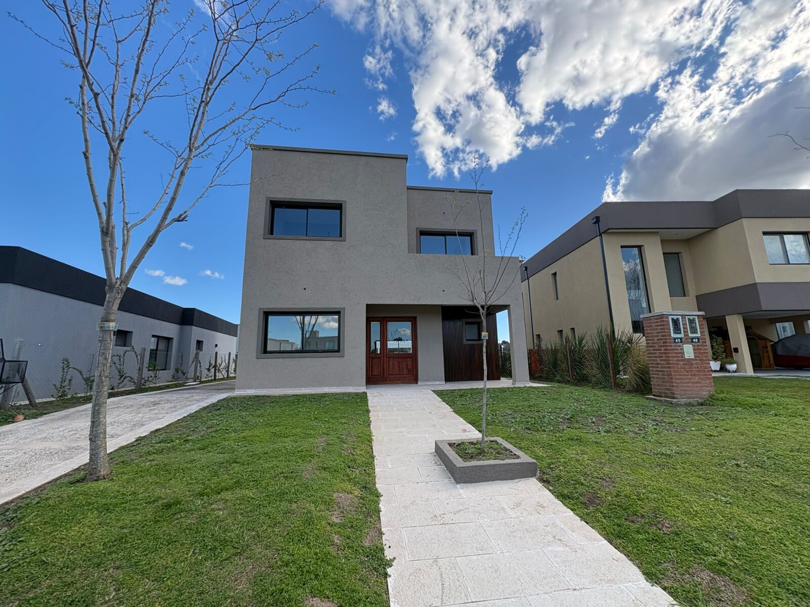 VENTA CASA 6AMB Bº SAN PABLO PILAR DEL ESTE