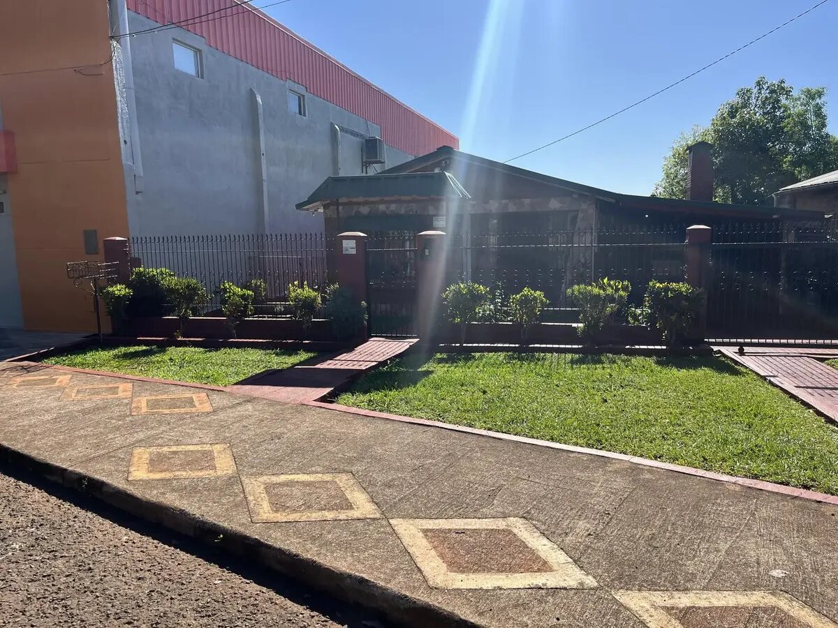 CASA DE 3 HABITACIONES EN VENTA UBICADA SOBRE CALLE MARIA ELENA WALSCH | PUERTO PIRAY MISIONES — foto 4
