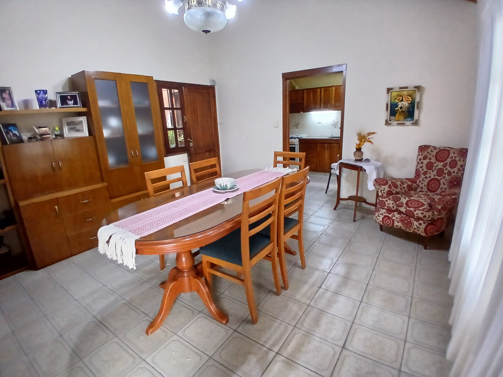 Casa 4 dormitorios con quincho y garage doble — Barrio San Martín — Apto crédito y permuta - 6